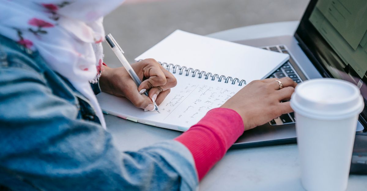 Online XLRI vs Online IIM: Key Differences You Should Know